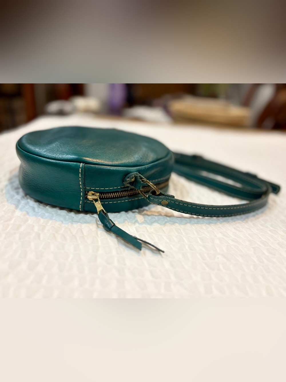 Portland Leather Goods Large Round Crossbody Bag Retired Color Peacock EUC 9X9 - Picture 9 of 11